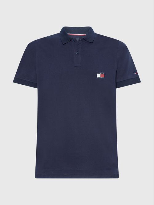 POLO CON DISEÑO DISTINTIVO BAJO EL CUELLO