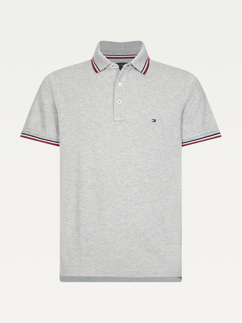 POLO DE CORTE SLIM CON CUELLO RIBETEADO