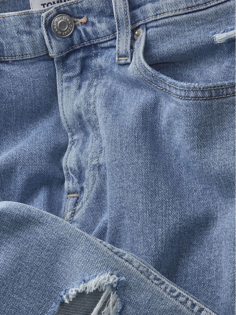 JEANS-CON-LOGO