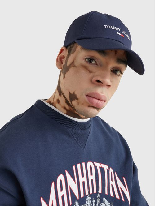 GORRA CON LOGO BORDADO