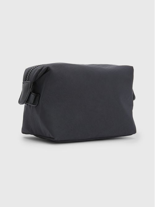 NECESER DE ESTILO DEPORTIVO