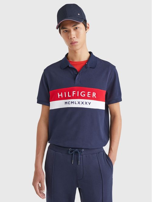 POLO DE CORTE REGULAR CON LOGO BORDADO