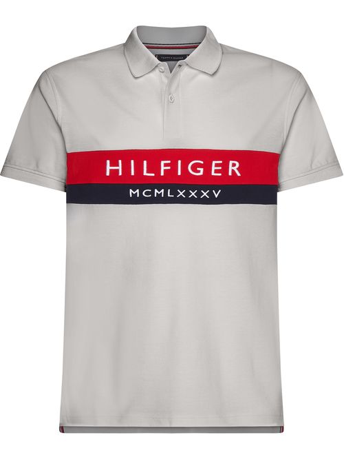 POLO DE CORTE REGULAR CON LOGO BORDADO