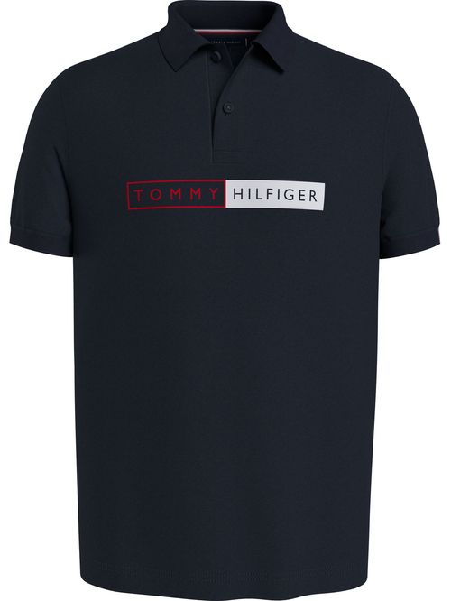 POLO CON CORTE REGULAR Y GRÁFICO BORDADO