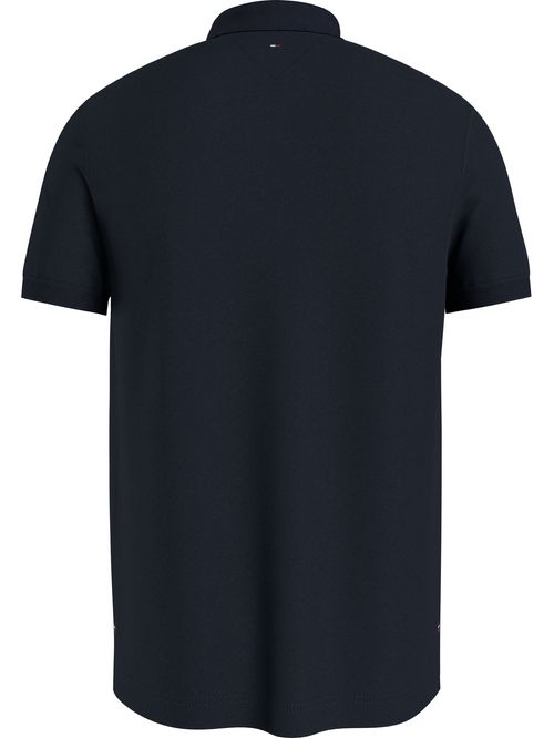 POLO CON CORTE REGULAR Y GRÁFICO BORDADO