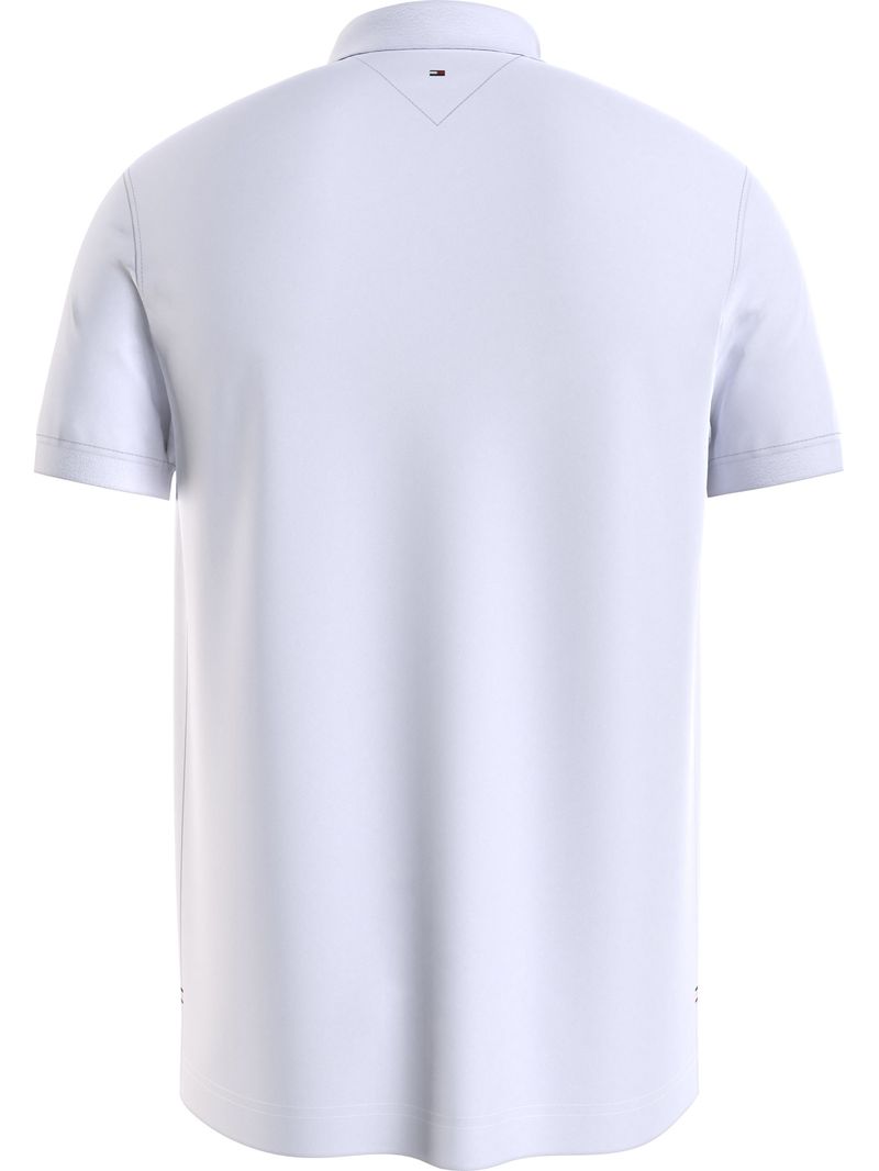 POLO-CON-CORTE-REGULAR-Y-GRAFICO-BORDADO