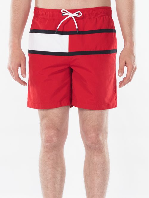 BAÑADOR CON LARGO MEDIO Y LOGO