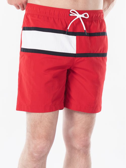 BAÑADOR CON LARGO MEDIO Y LOGO