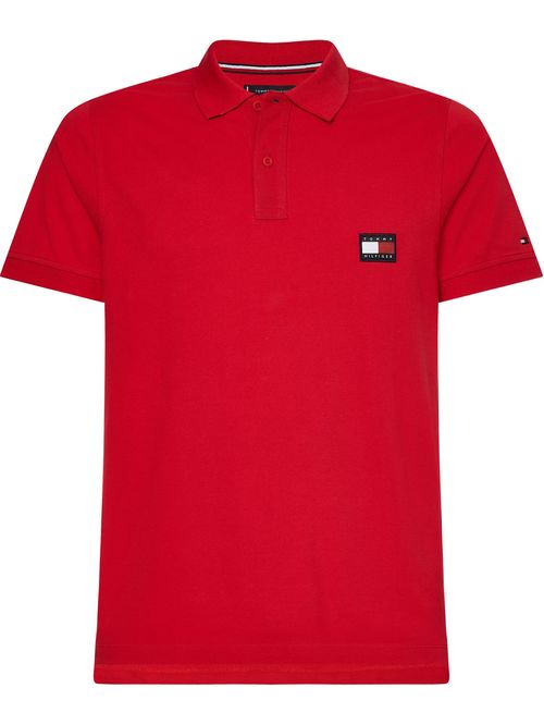 POLO CON DISEÑO DISTINTIVO BAJO EL CUELLO