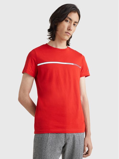 CAMISETA DE CORTE SLIMFIT CON LOGO EN EL PECHO