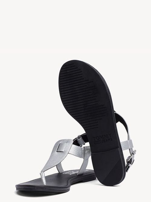 Sandalias de plataforma con detalles brillantes