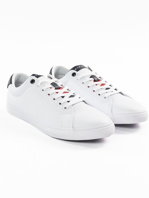 Zapatillas con suela cupsole y diseño en la lengüeta