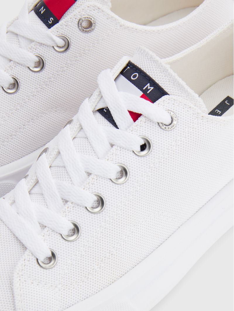 ZAPATILLAS-CON-SUELA-CUPSOLE-Y-LOGO