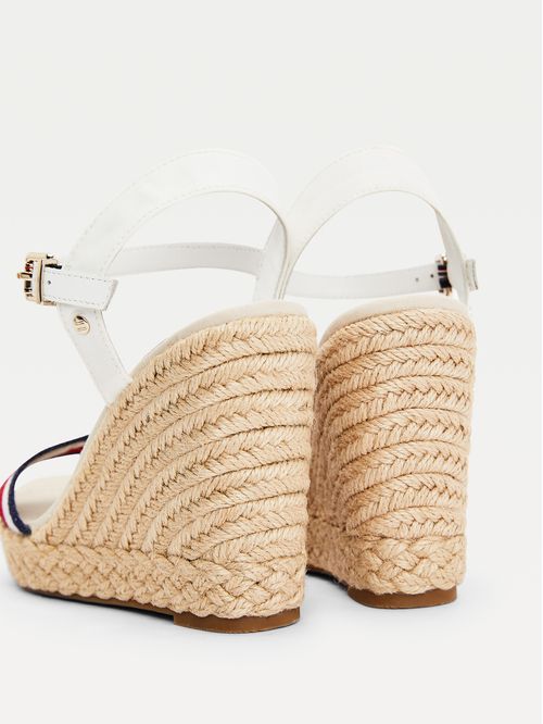 SANDALIAS DE CUÑA CON TIRA BRILLANTE