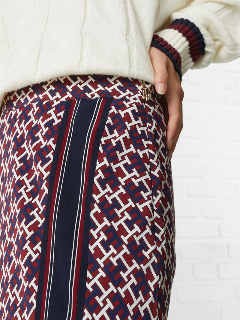 FALDA-DE-VISCOSA-CON-ESTAMPADO-DE-MONOGRAMAS