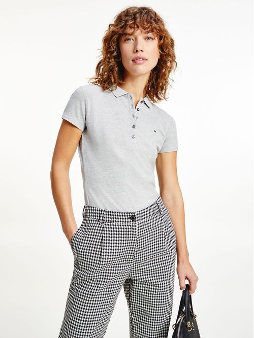 POLO CON CARTERA DE CINCO BOTONES Y CORTE SLIM