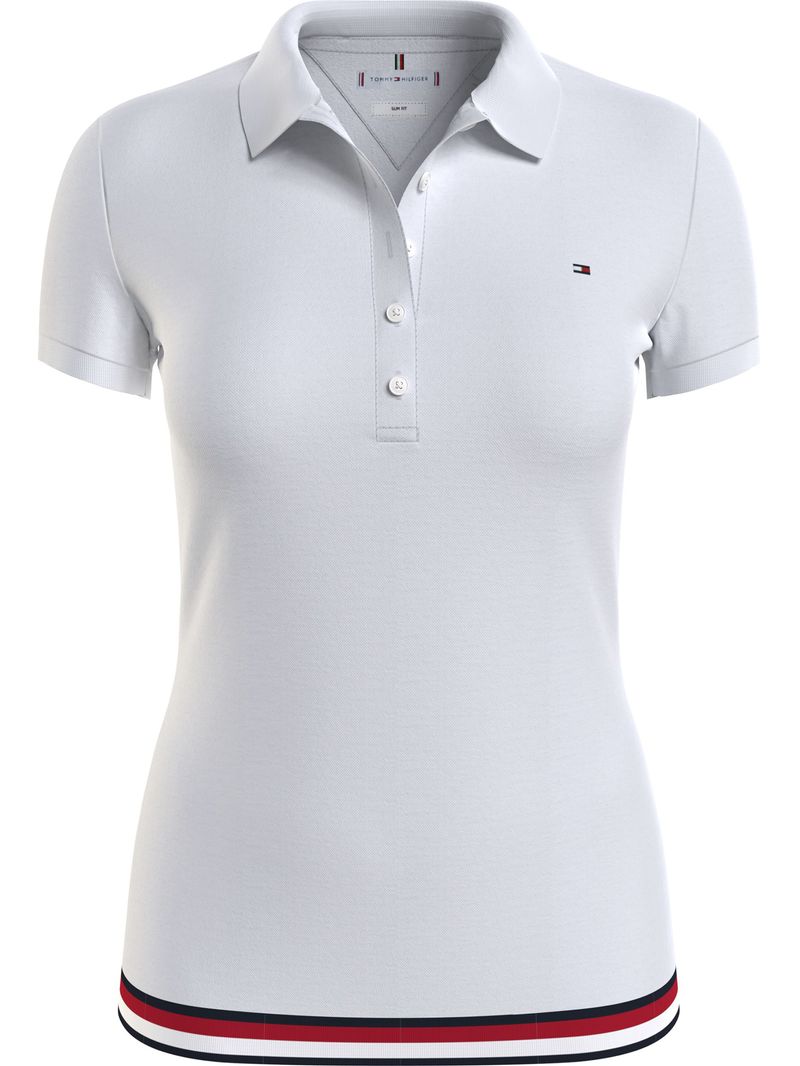 POLO-CON-LOGO-EN-EL-PECHO