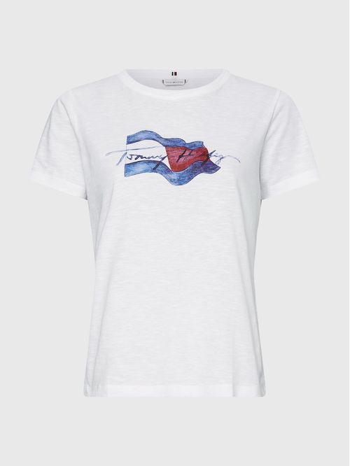 CAMISETA CON LOGO EN EL PECHO