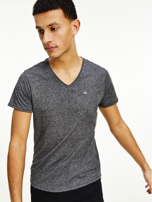 CAMISETA DE CORTE SLIM CON CUELLO DE PICO