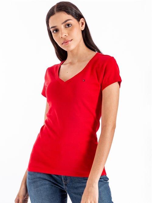 CAMISETA CON CUELLO V