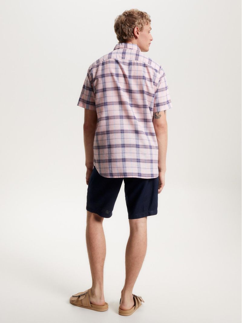 CAMISA-DE-MANGA-CORTA-Y-CORTE-REGULAR