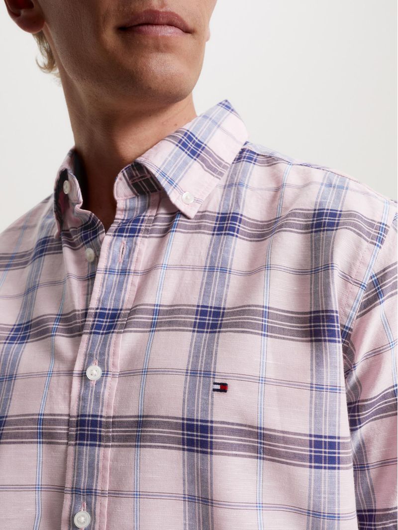 CAMISA-DE-MANGA-CORTA-Y-CORTE-REGULAR