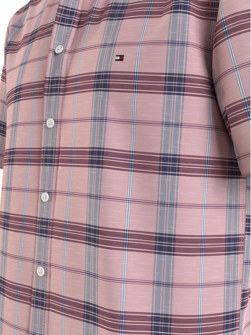 CAMISA DE MANGA CORTA Y CORTE REGULAR