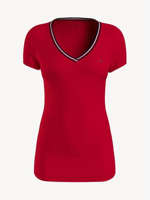 CAMISETA CON CUELLO V