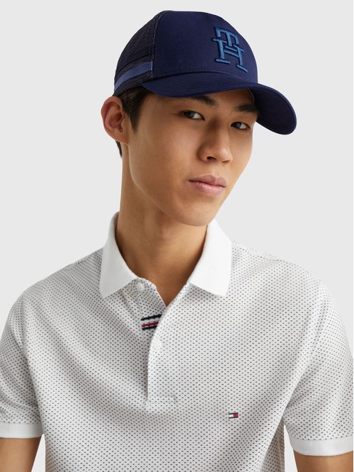 GORRA TRUCKER CON MONOGRAMA BORDADO