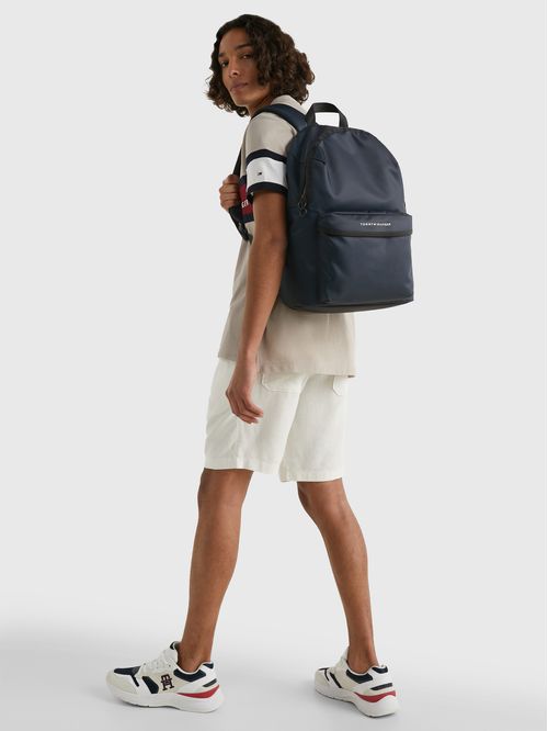 MOCHILA ACOLCHADA CON LOGO