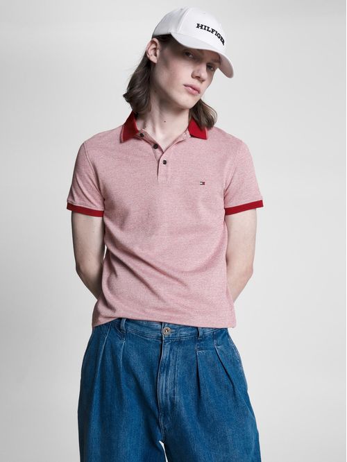 POLO DE CORTE SLIM Y CUELLO RIBETEADO