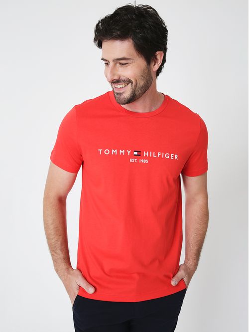 Camiseta con logo bordado en el pecho de corte slimfit