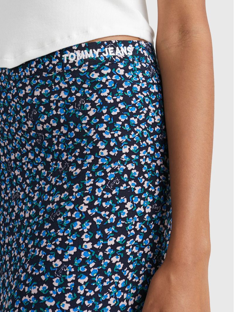 Falda-midi-con-estampado-floral
