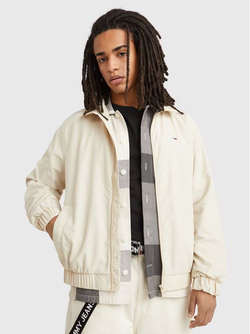 Jacket essential con cierre