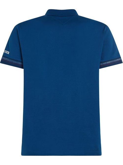 Polo con logo en el pecho y manga