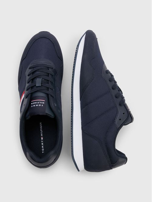 Tenis estilo running distintivas