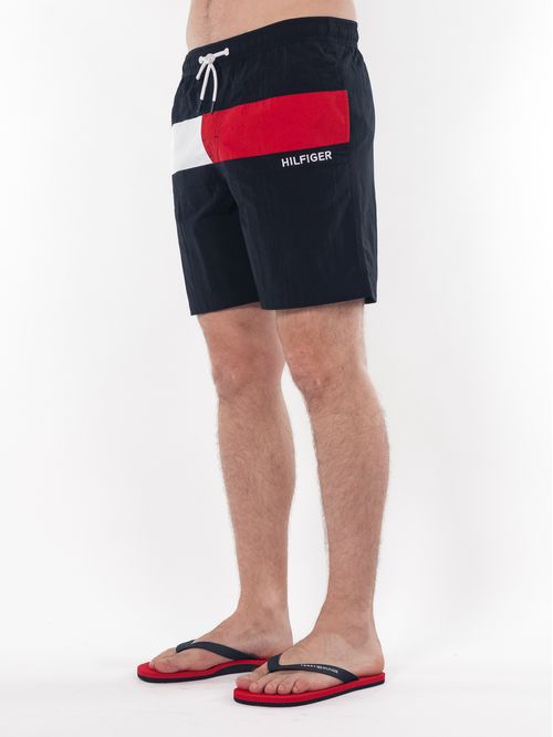 Pantaloneta de baño con logo bordado