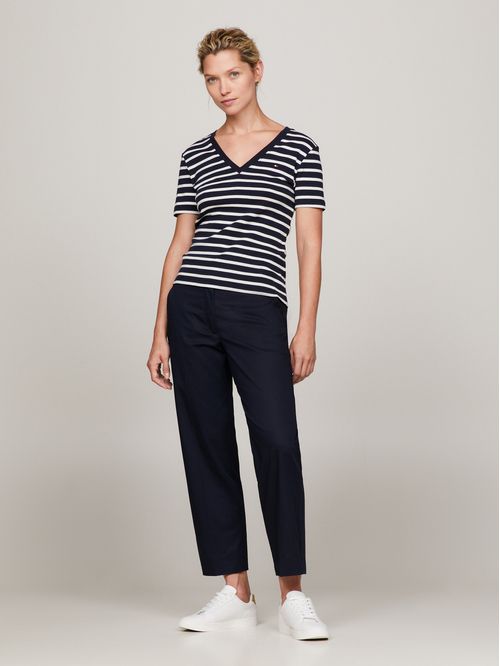 Camiseta de rayas con cuello en V