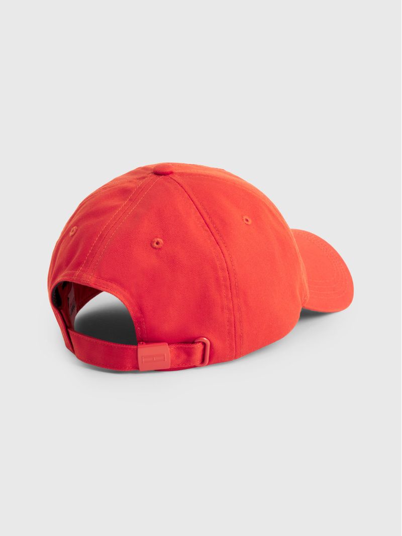 Gorra-con-logo-bordado