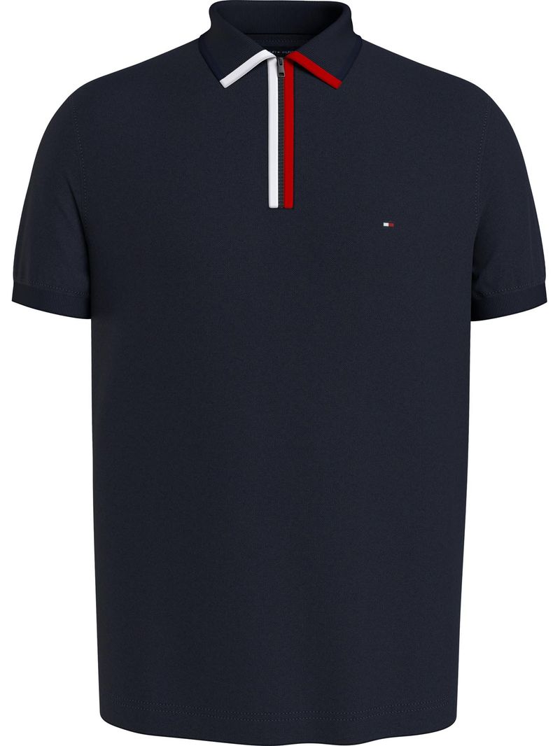 Polo-con-media-zipper-y-colores-distintivos-en-la-pliegue