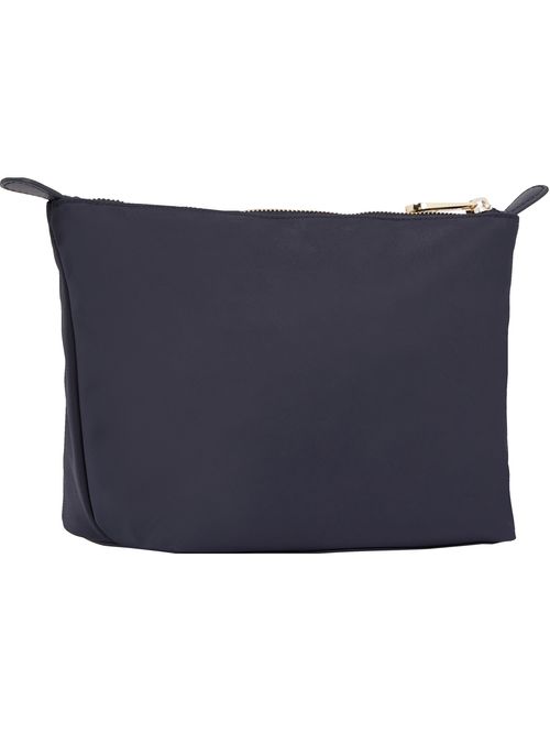 Neceser reciclado con insignia del monograma