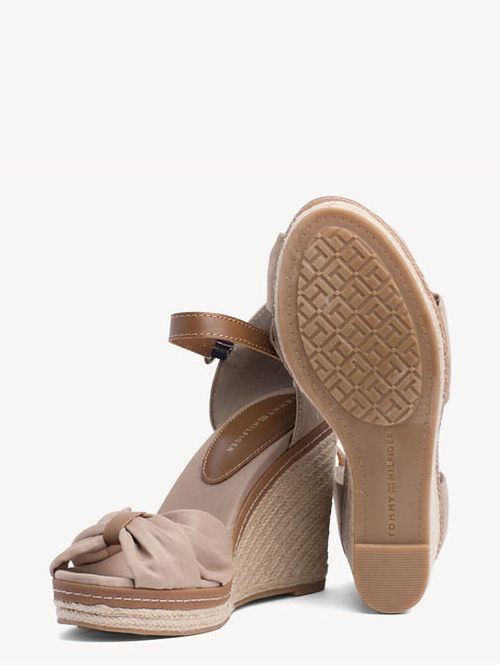 Sandalias Iconic con cuña