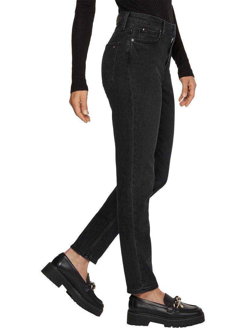Jeans-Gramercy-conicos-de-corte-Mom-y-talle-alto