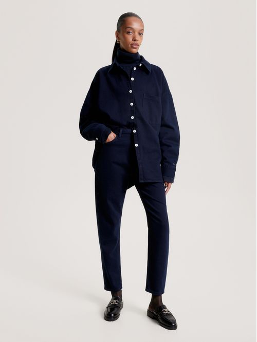 Jeans negros cónicos de talle alto