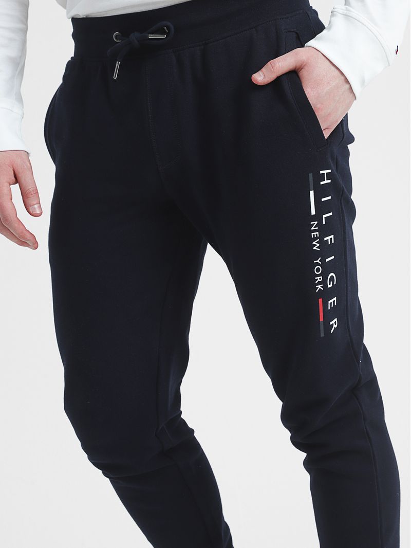 Joggers-con-logo-