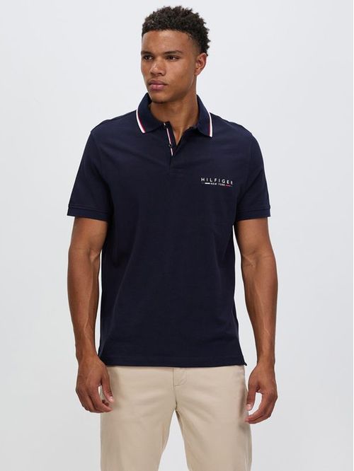 Polo con logo bordado