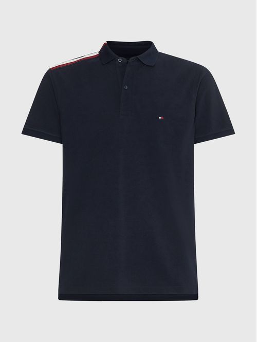 Polo de corte regular con cinta distintiva