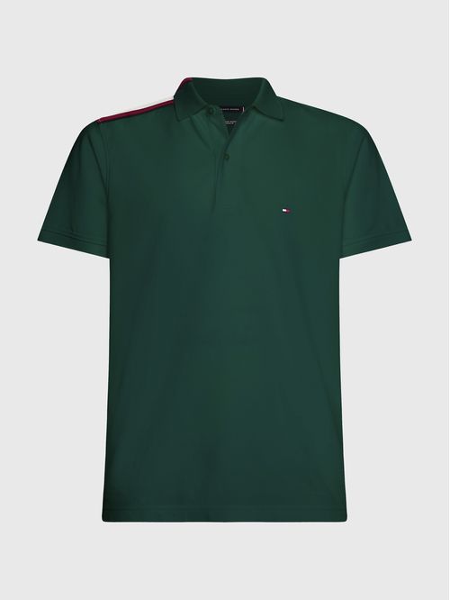 Polo de corte regular con cinta distintiva