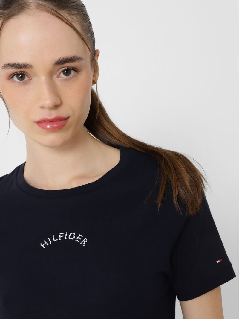 T-shirt-con-logo-grafico-de-corte-slim