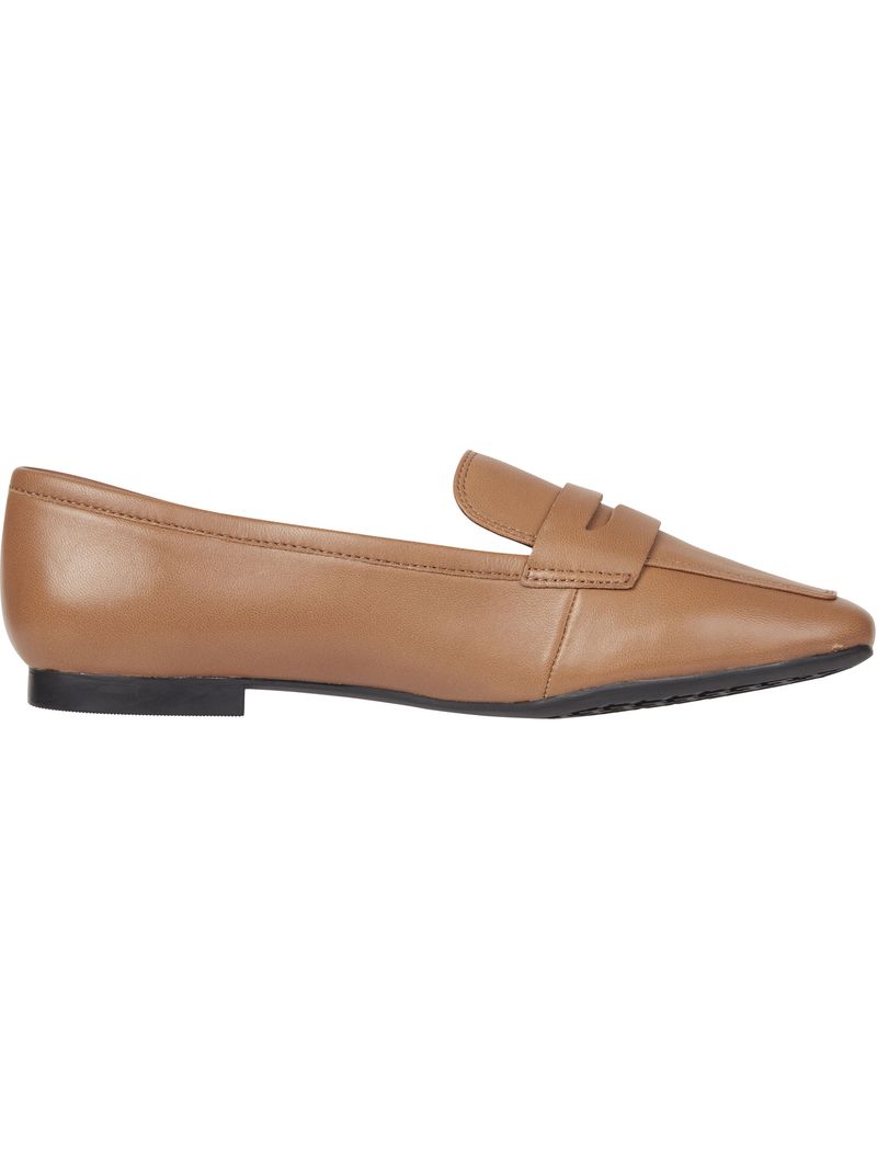 Mocasines-planos-de-cuero-con-monograma